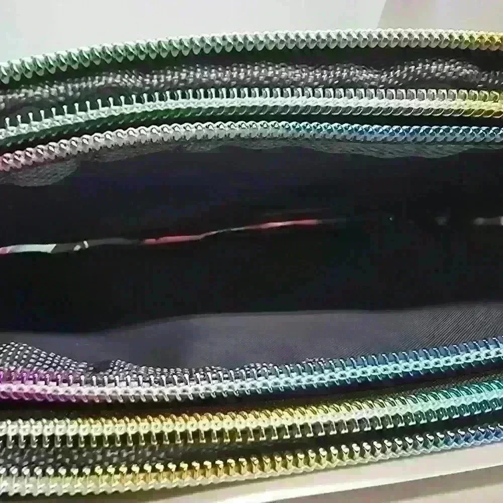 NWOT Fabulous Women's Clutch - Picture 6 of 7